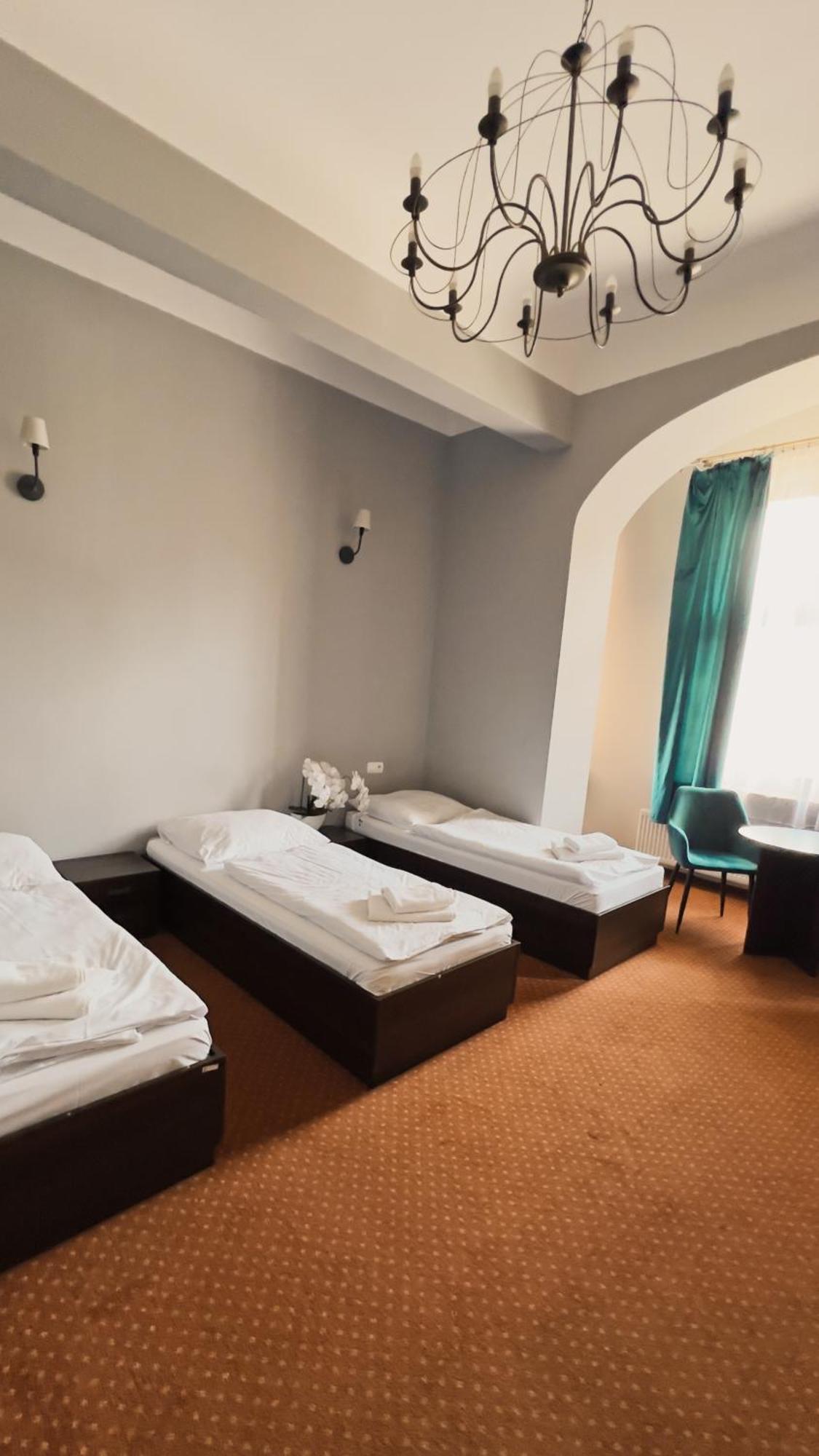 Legnicki Browar Ksiazecy Hotel I Restauracja Legnica Buitenkant foto