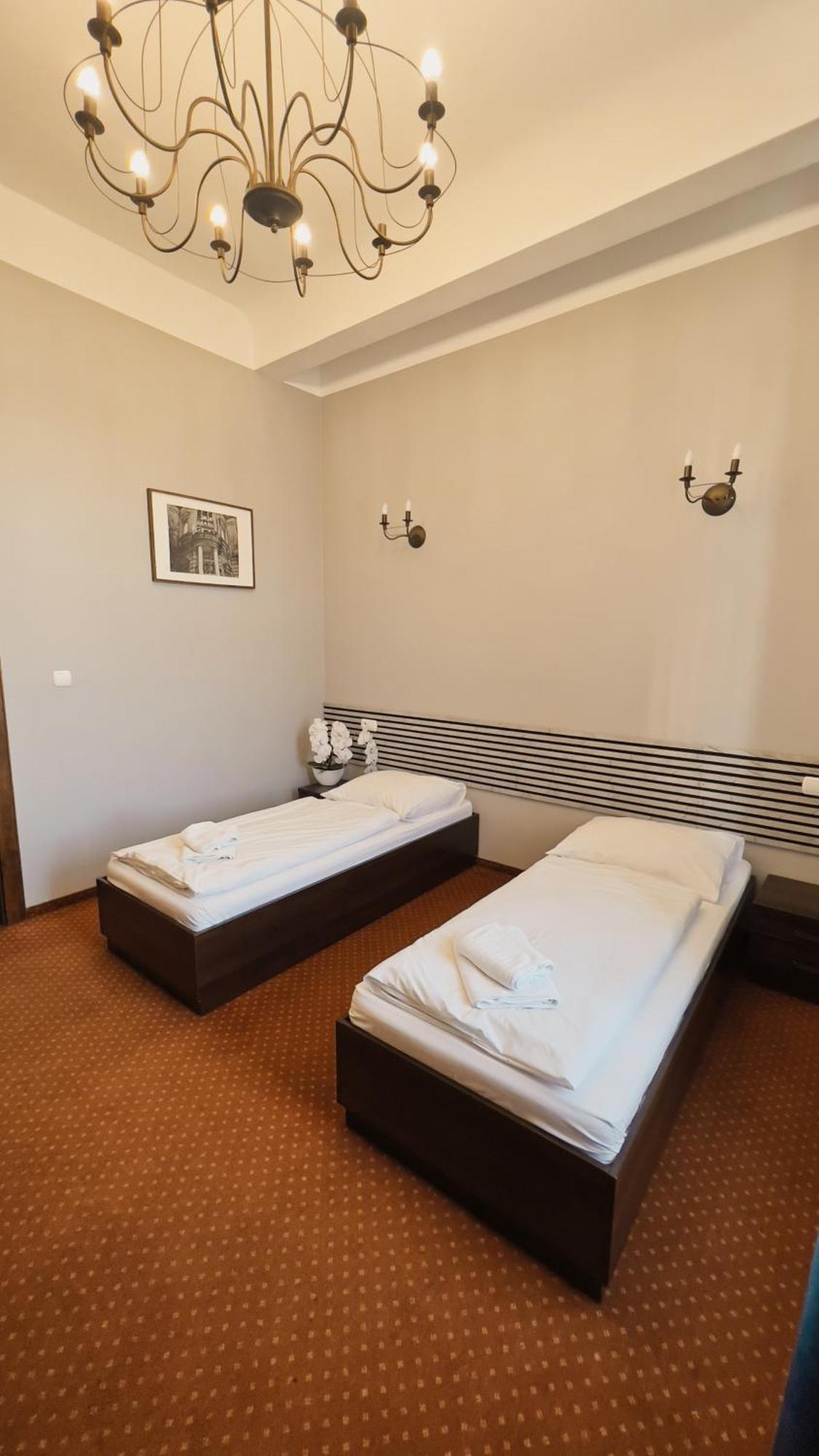 Legnicki Browar Ksiazecy Hotel I Restauracja Legnica Buitenkant foto