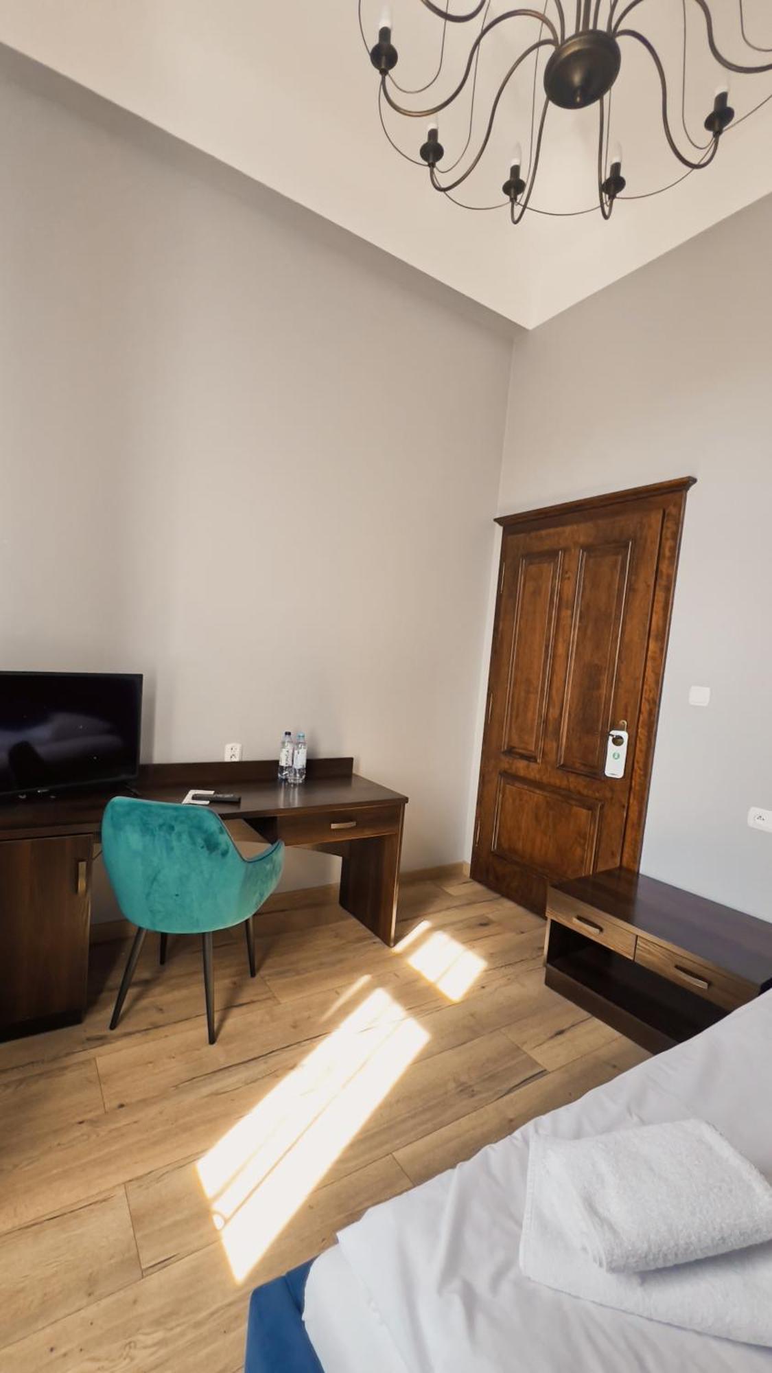 Legnicki Browar Ksiazecy Hotel I Restauracja Legnica Buitenkant foto