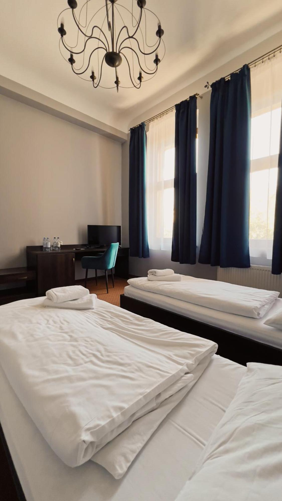 Legnicki Browar Ksiazecy Hotel I Restauracja Legnica Buitenkant foto