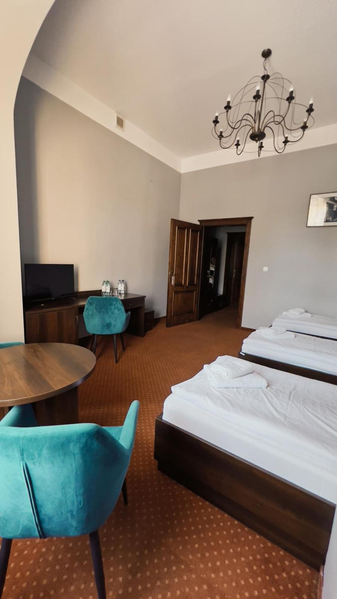 Legnicki Browar Ksiazecy Hotel I Restauracja Legnica Buitenkant foto