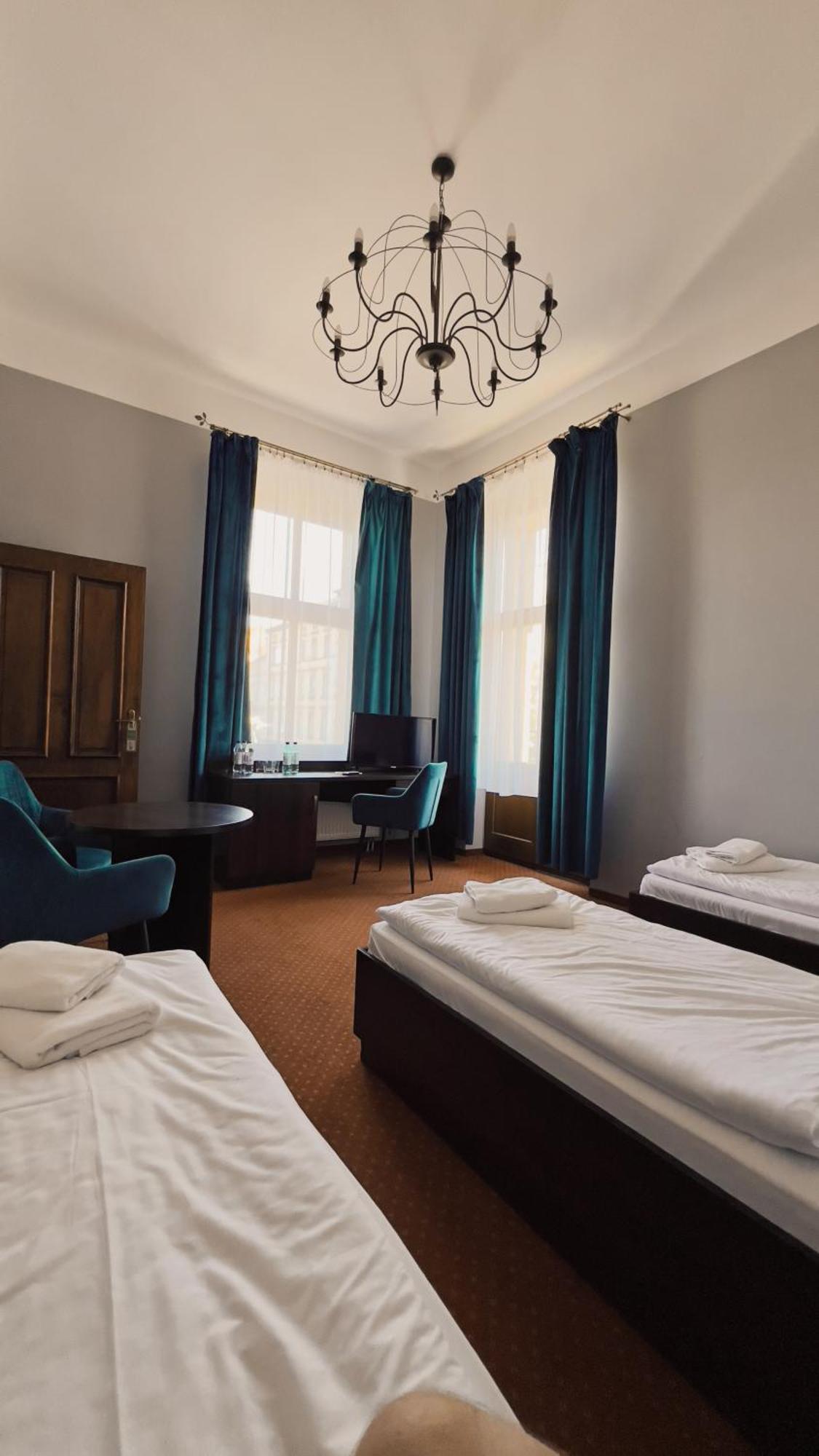 Legnicki Browar Ksiazecy Hotel I Restauracja Legnica Buitenkant foto
