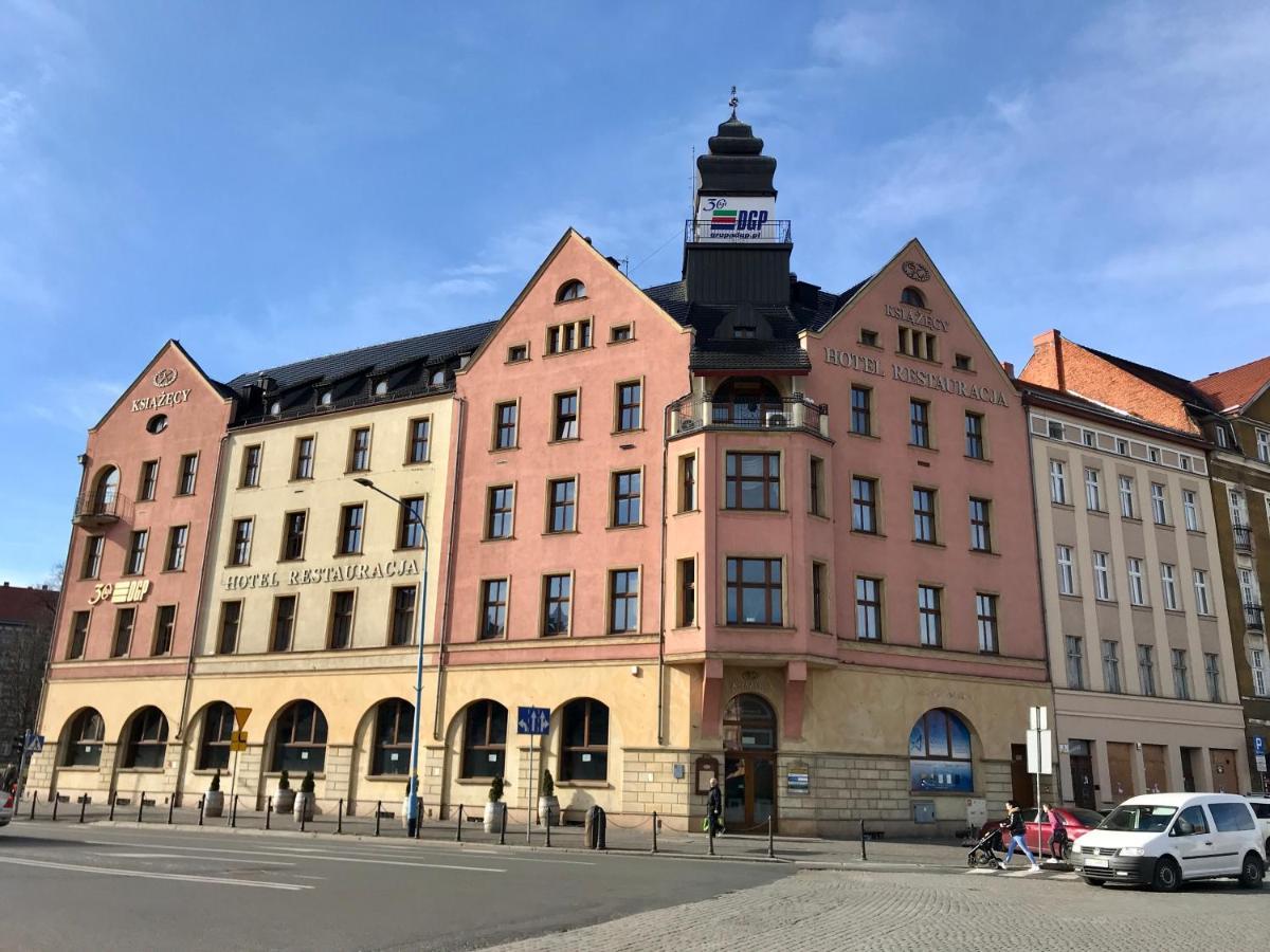 Legnicki Browar Ksiazecy Hotel I Restauracja Legnica Buitenkant foto